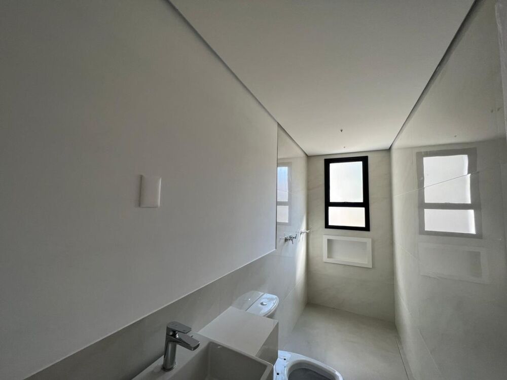 Apartamento à venda com 3 quartos, 170m² - Foto 3