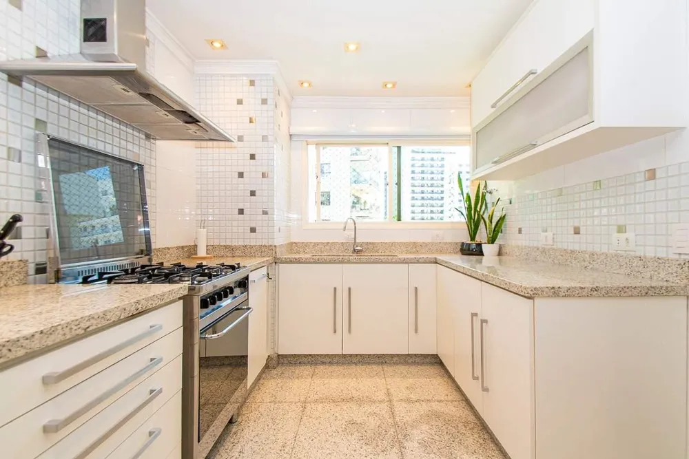Apartamento, 3 quartos, 184 m² - Foto 1