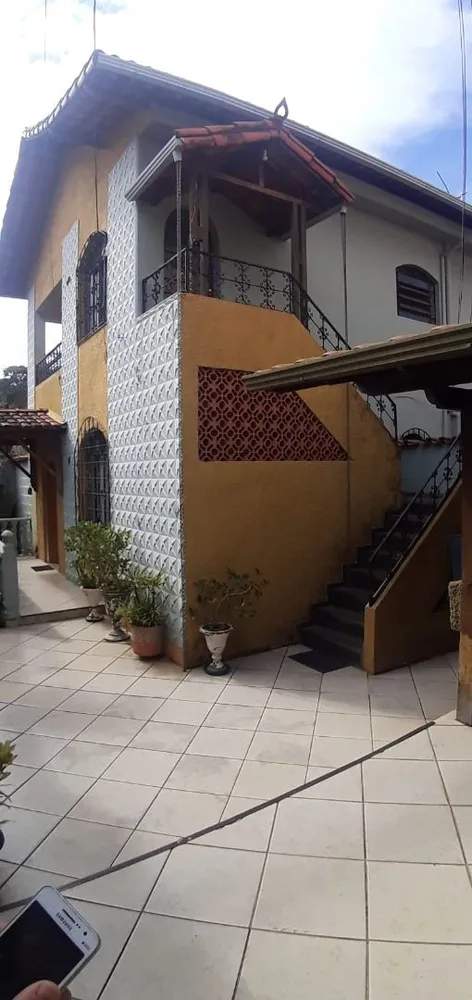 Casa, 8 quartos, 252 m² - Foto 2