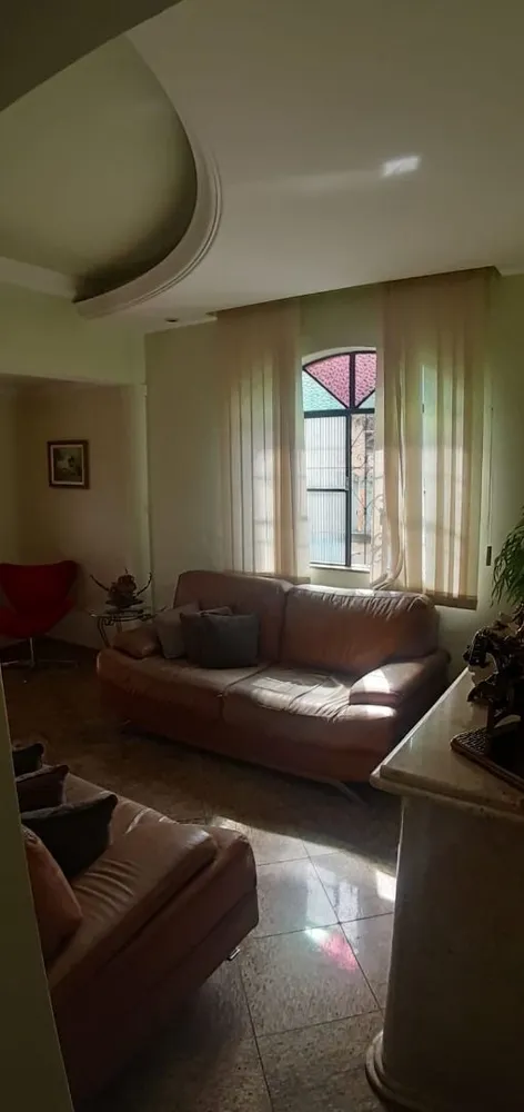 Casa, 8 quartos, 252 m² - Foto 1