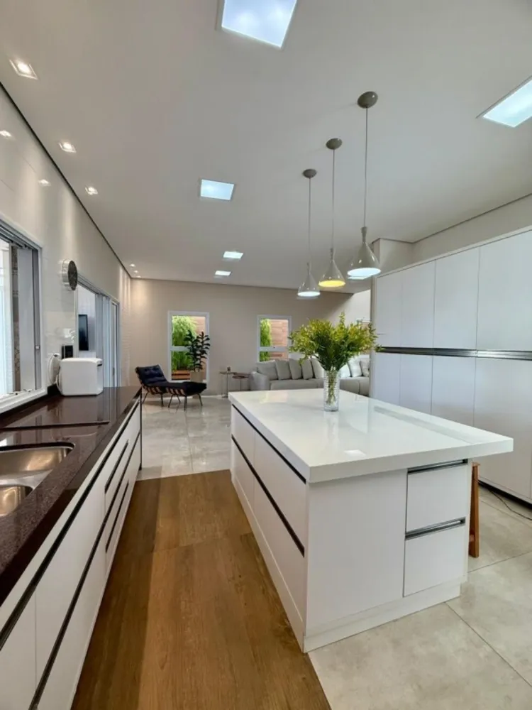 Casa, 3 quartos, 300 m² - Foto 1