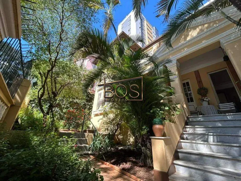 Casa, 6 quartos, 330 m² - Foto 1