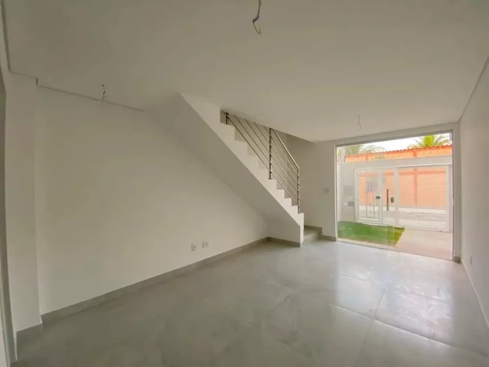 Casa à venda com 3 quartos, 96m² - Foto 3