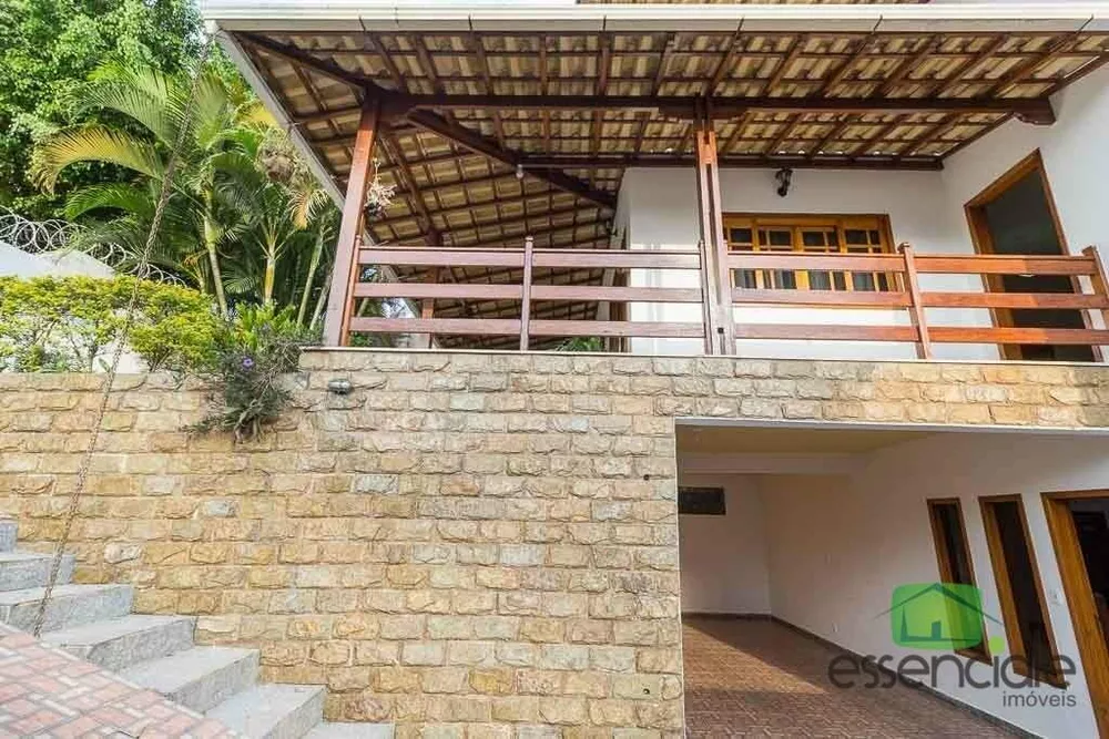 Casa à venda com 5 quartos, 300m² - Foto 3