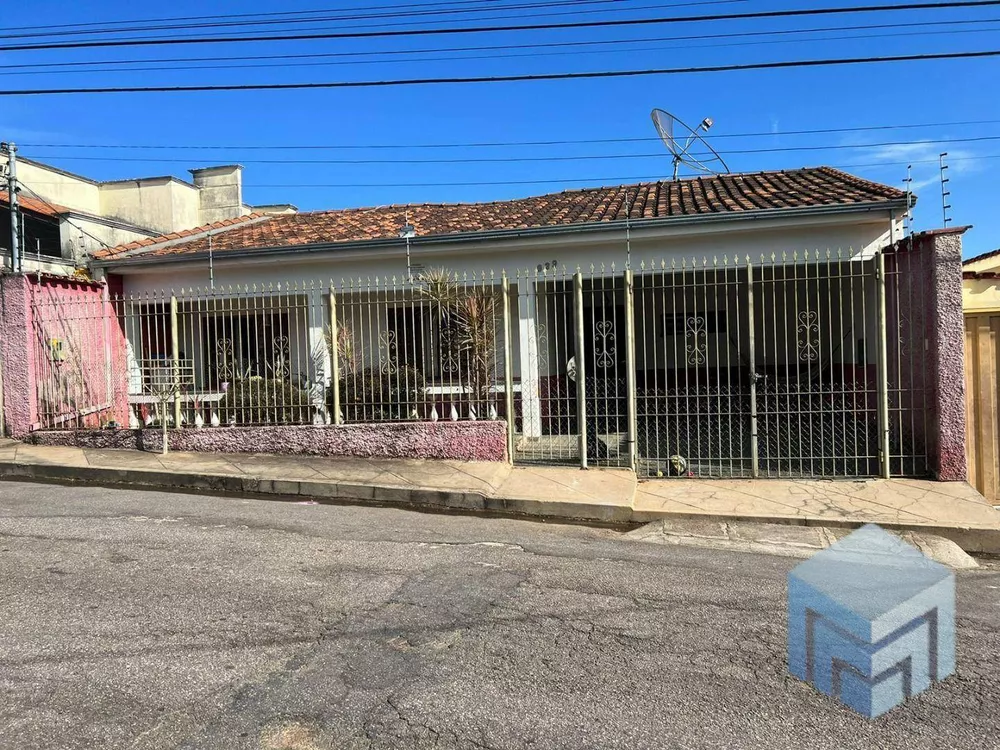 Casa à venda com 3 quartos, 140m² - Foto 1