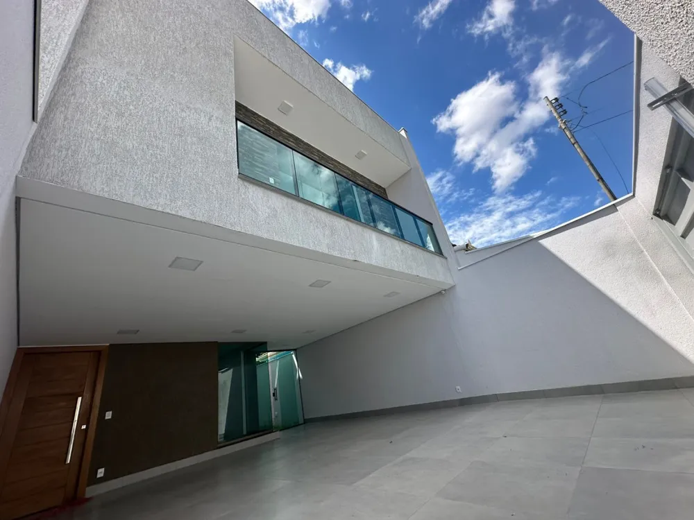 Casa, 3 quartos, 208 m² - Foto 1