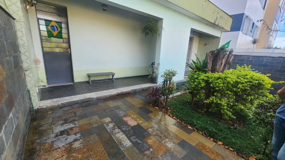 Casa, 4 quartos, 245 m² - Foto 1