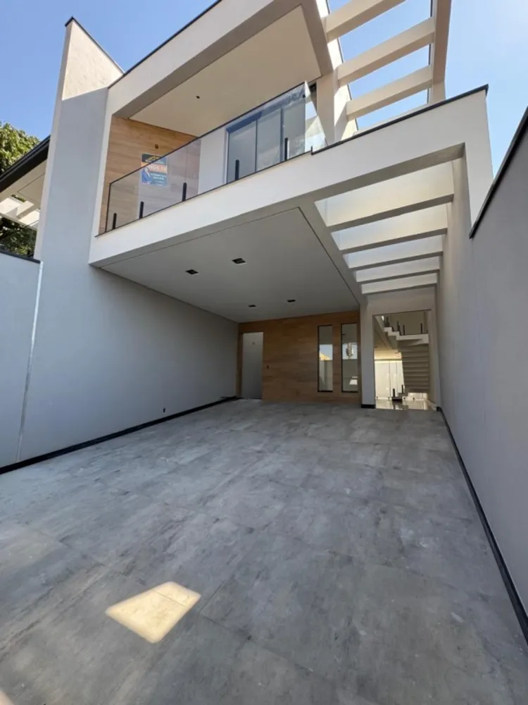 Casa, 3 quartos, 240 m² - Foto 1