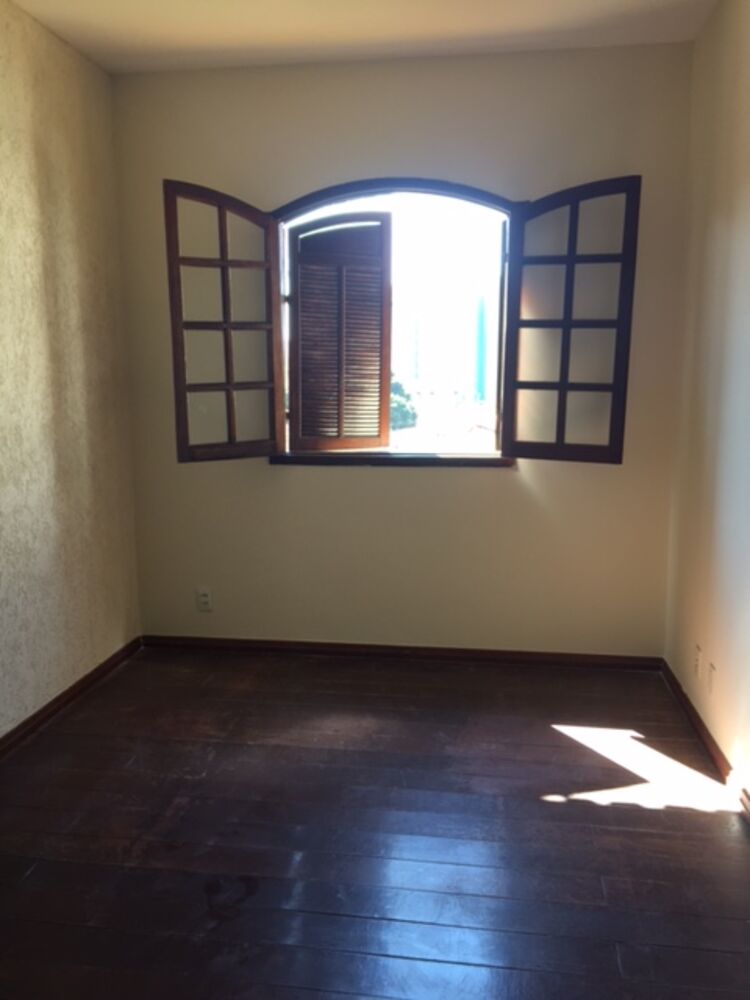 Casa à venda com 4 quartos, 247m² - Foto 9