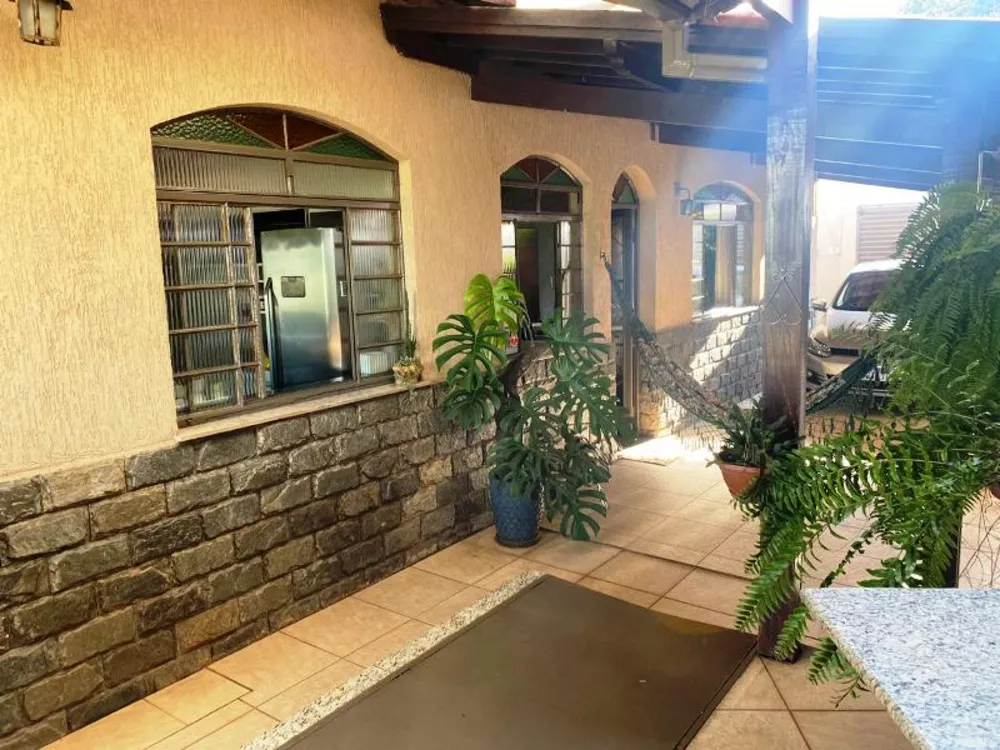 Casa, 3 quartos, 300 m² - Foto 1