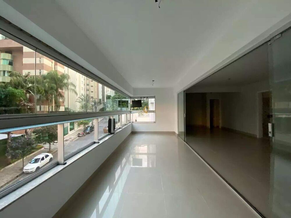 Apartamento à venda com 3 quartos, 141m² - Foto 1