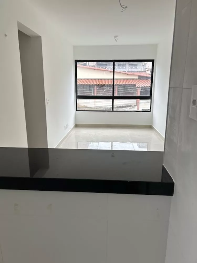 Apartamento à venda com 2 quartos, 61m² - Foto 2