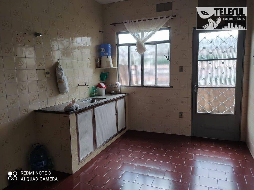 Casa à venda com 3 quartos, 540m² - Foto 1