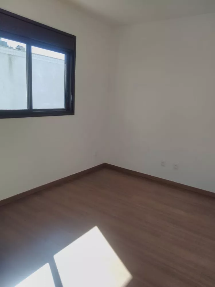 Apartamento à venda com 3 quartos, 77m² - Foto 4