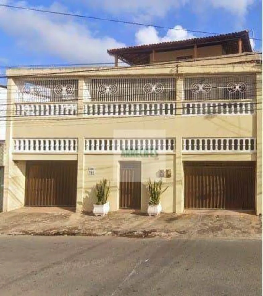 Casa, 5 quartos, 215 m² - Foto 1