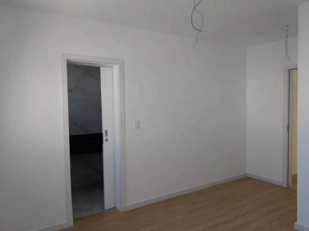 Apartamento à venda com 3 quartos, 95m² - Foto 4