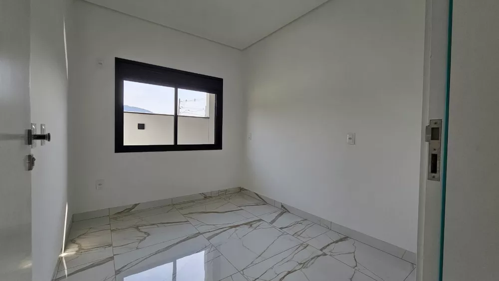 Casa à venda com 3 quartos, 84m² - Foto 6