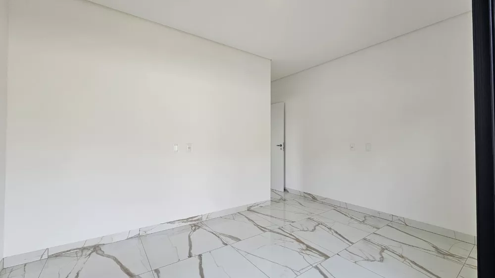 Casa à venda com 3 quartos, 84m² - Foto 5