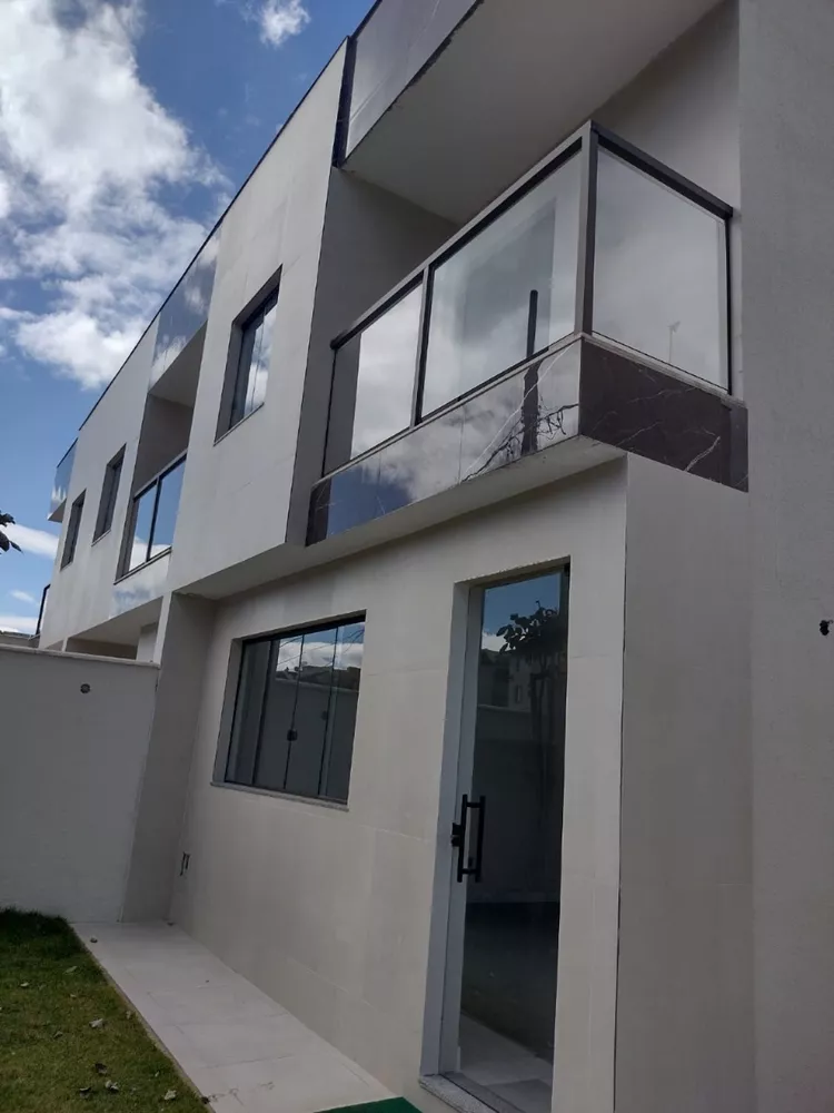 Casa à venda com 3 quartos, 69m² - Foto 1