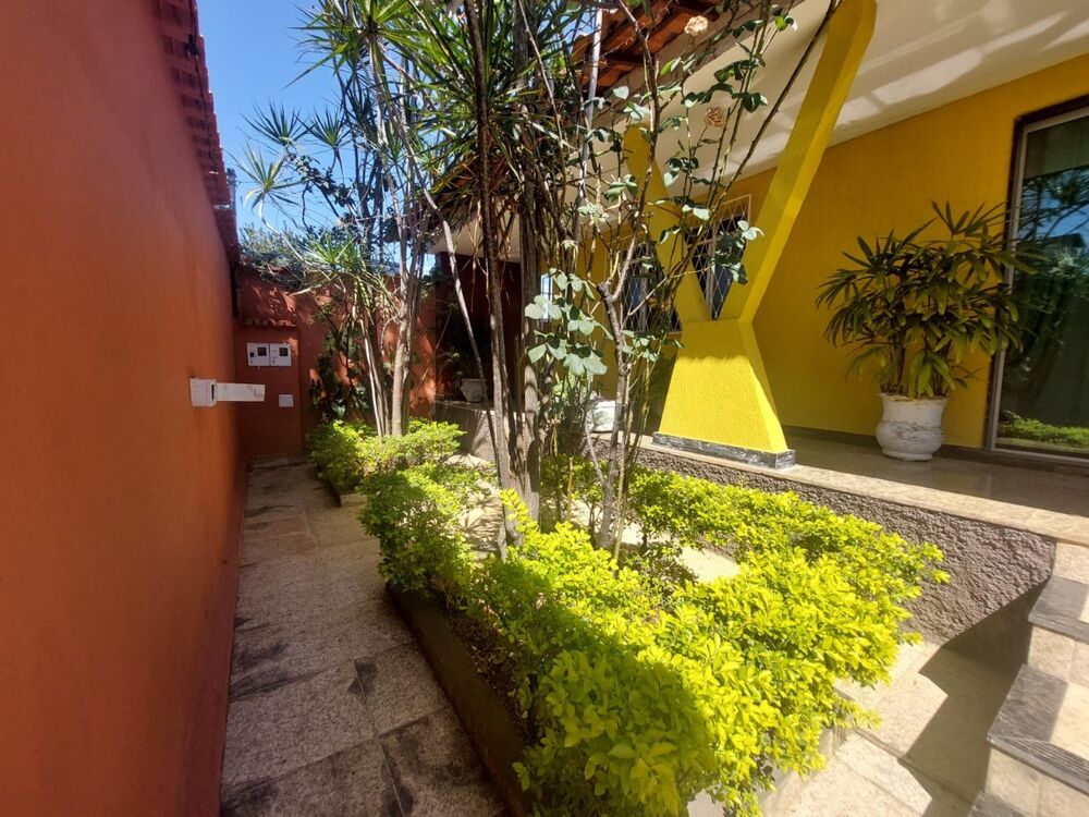 Casa à venda com 3 quartos, 360m² - Foto 3