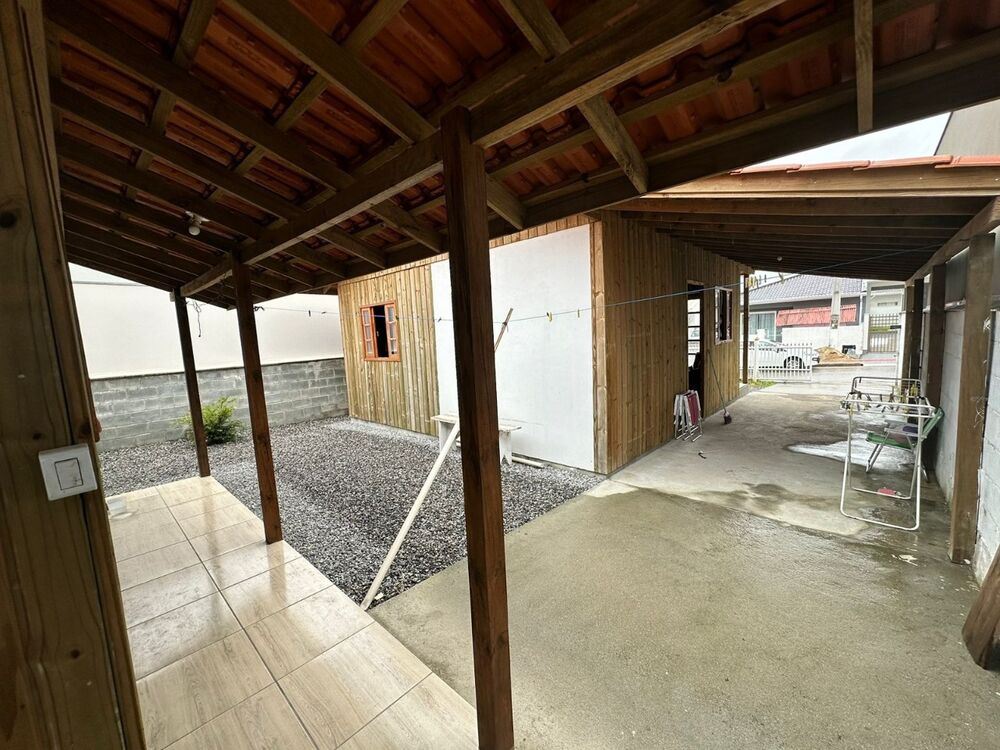 Casa à venda com 2 quartos, 65m² - Foto 3