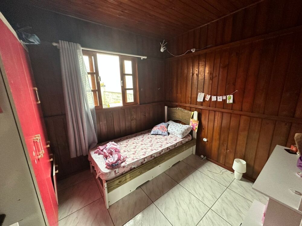 Casa à venda com 2 quartos, 65m² - Foto 1