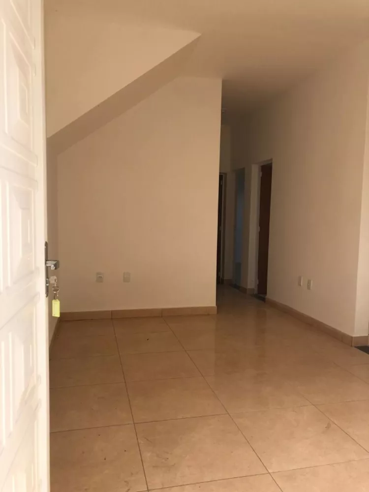 Casa à venda com 3 quartos, 97m² - Foto 4