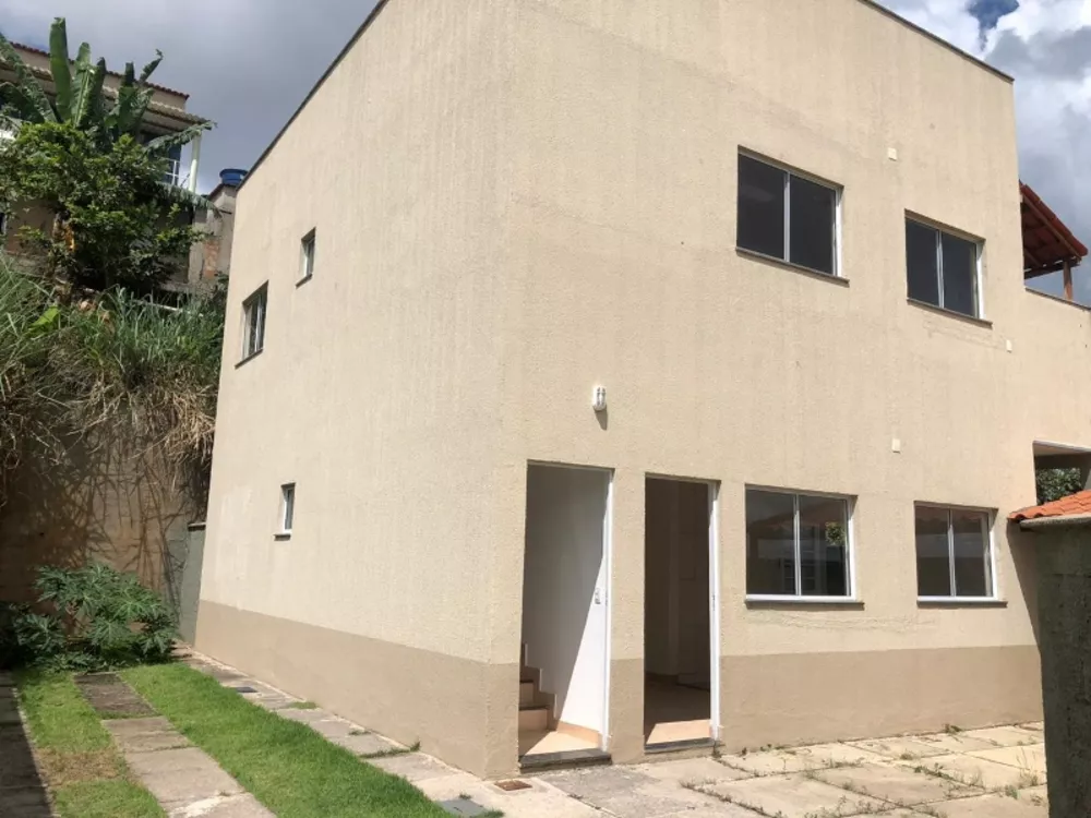 Casa à venda com 3 quartos, 97m² - Foto 1