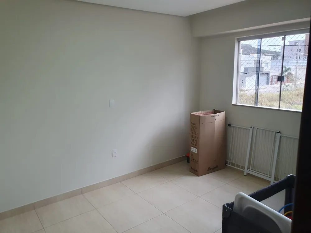 Casa, 4 quartos, 230 m² - Foto 2