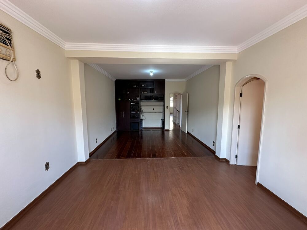 Casa à venda com 5 quartos, 311m² - Foto 6