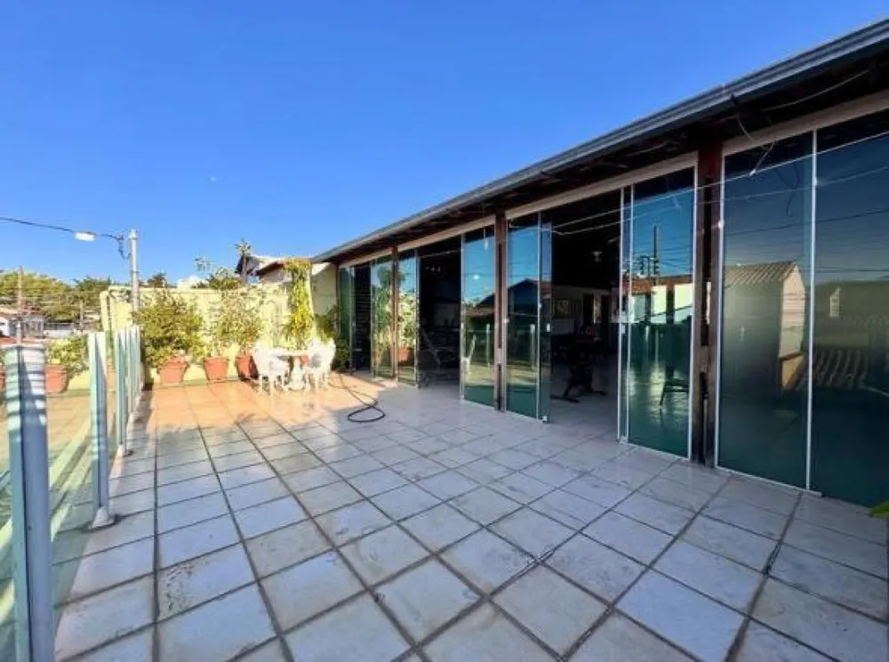 Casa, 5 quartos, 220 m² - Foto 1