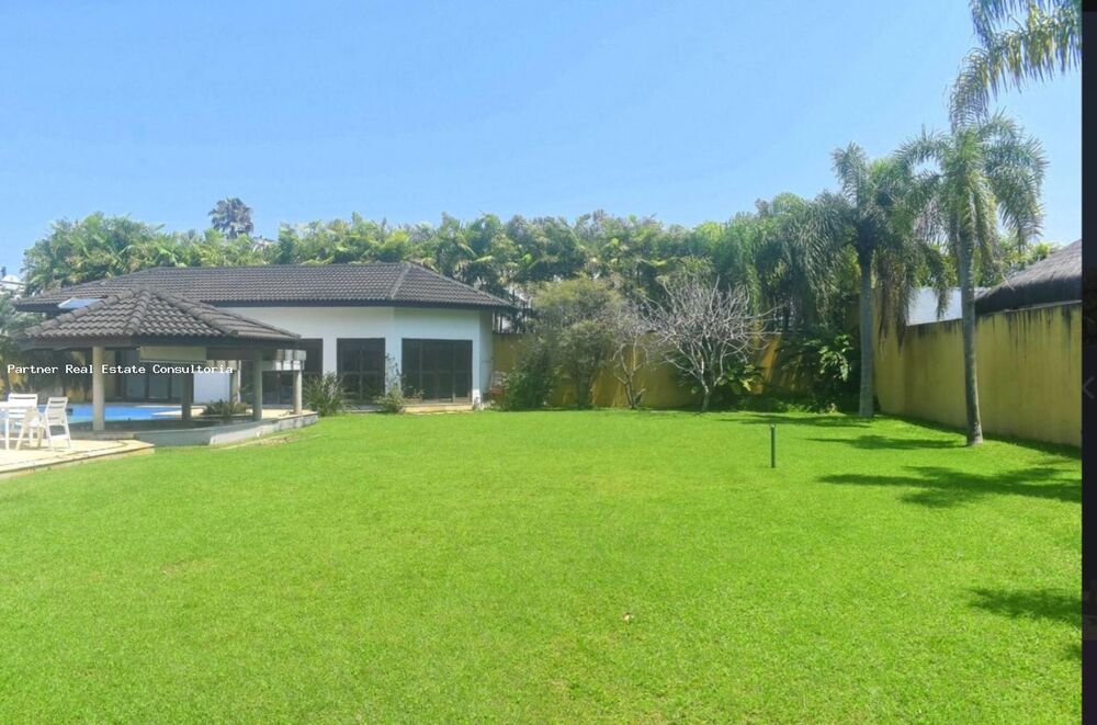 Casa à venda com 7 quartos, 1982m² - Foto 1
