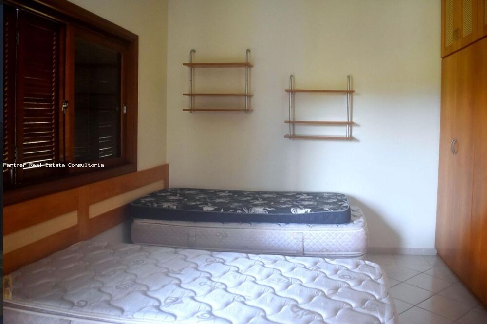Casa à venda com 7 quartos, 1982m² - Foto 3