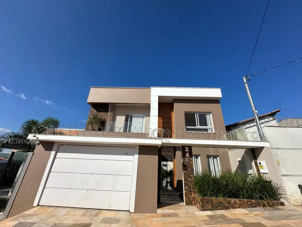 Casa, 4 quartos, 240 m² - Foto 1