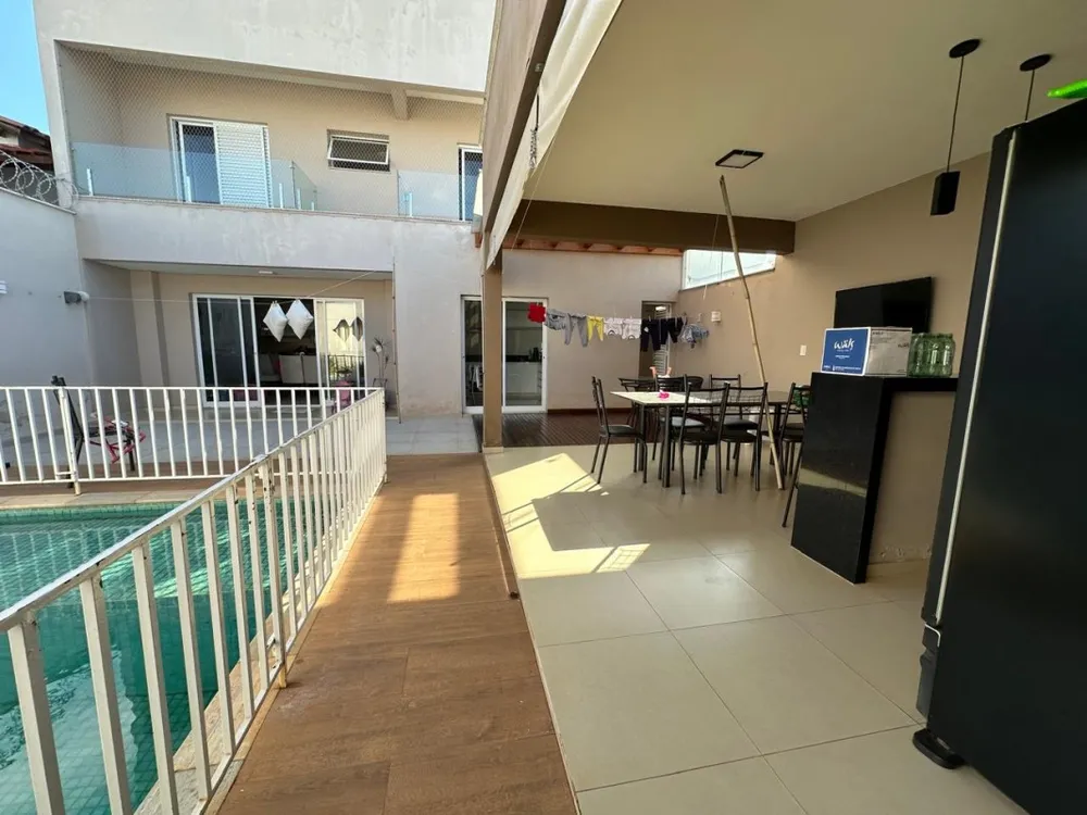 Casa, 4 quartos, 240 m² - Foto 12