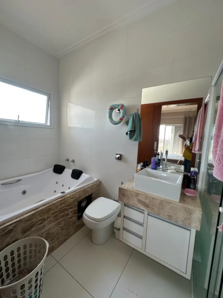 Casa, 4 quartos, 240 m² - Foto 9