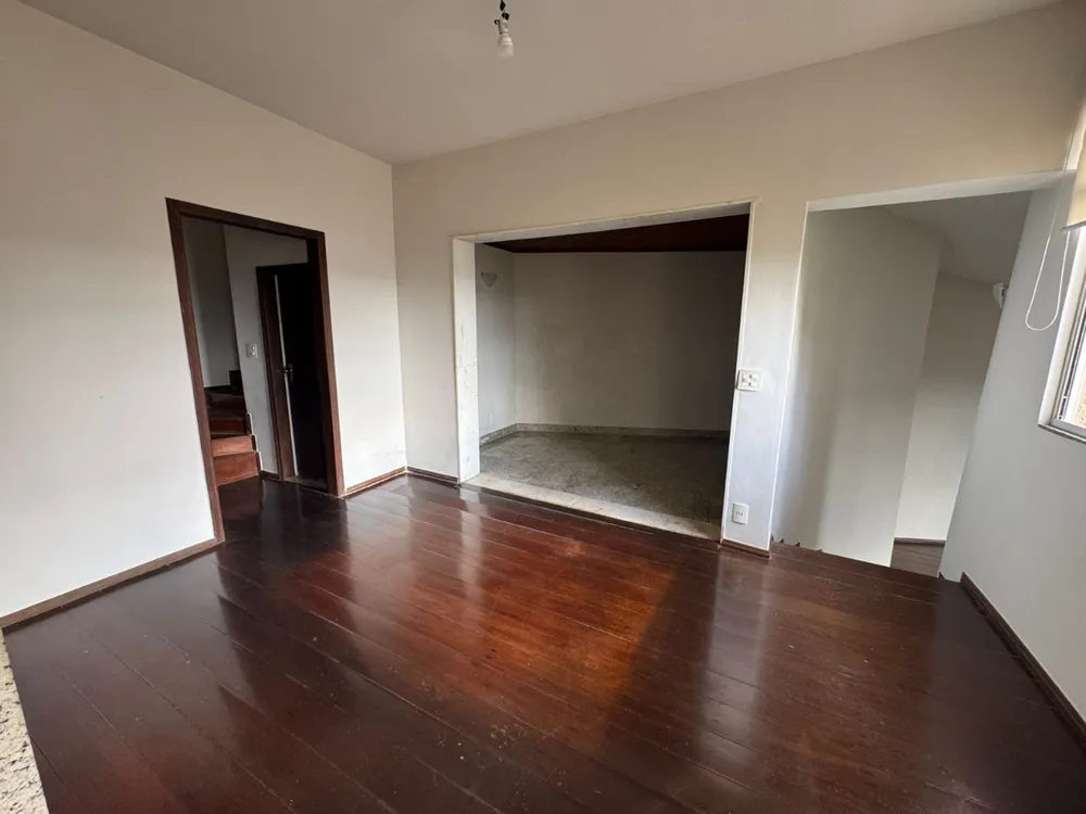 Casa, 4 quartos, 304 m² - Foto 1