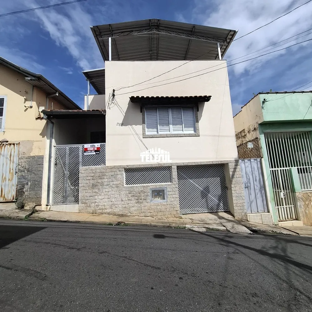 Casa, 3 quartos, 224 m² - Foto 1