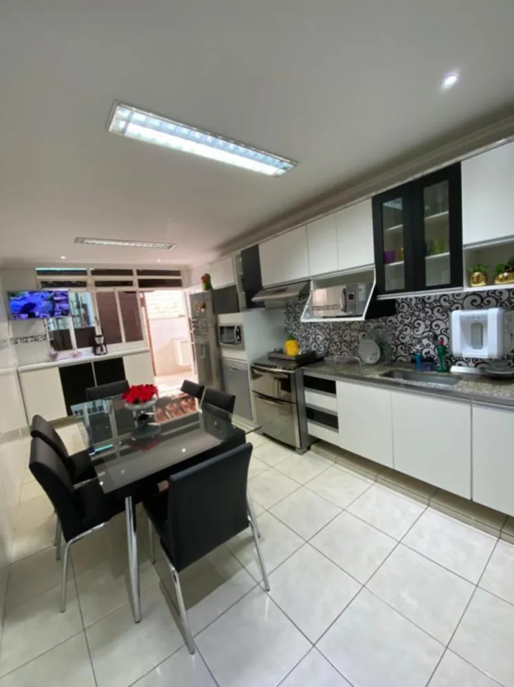 Casa, 4 quartos, 200 m² - Foto 8