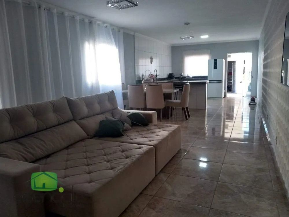 Casa, 3 quartos, 130 m² - Foto 2