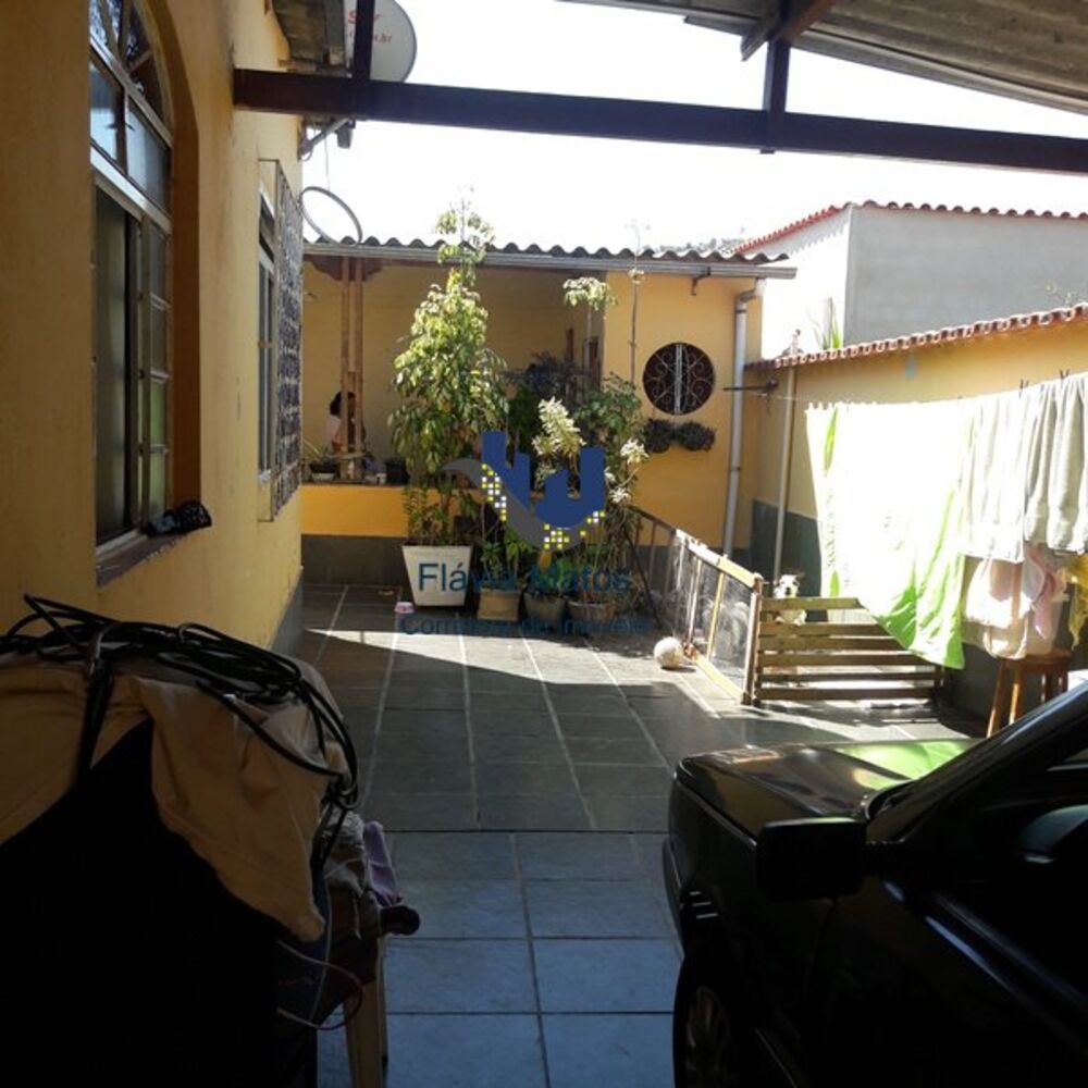 Casa à venda com 4 quartos, 240m² - Foto 4
