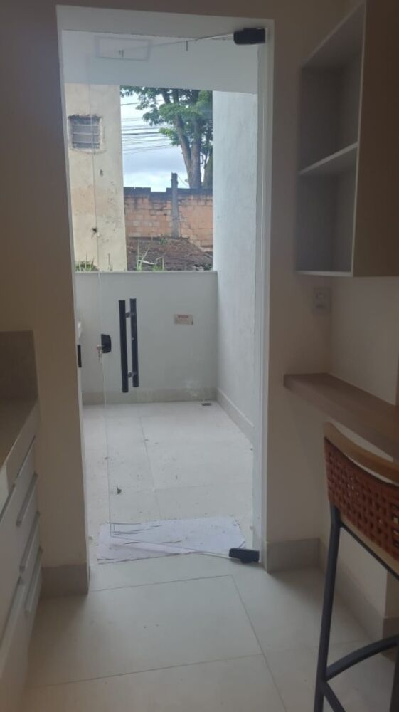 Apartamento à venda com 3 quartos, 92m² - Foto 2