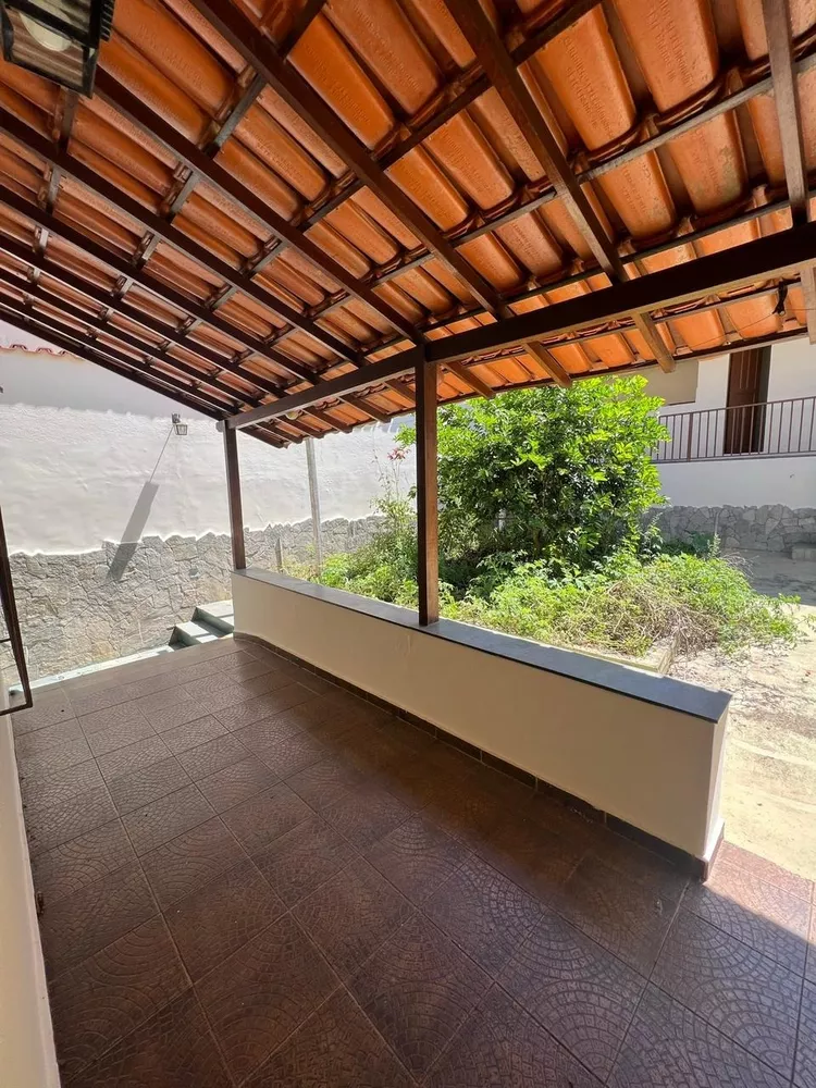 Casa à venda com 5 quartos, 225m² - Foto 5