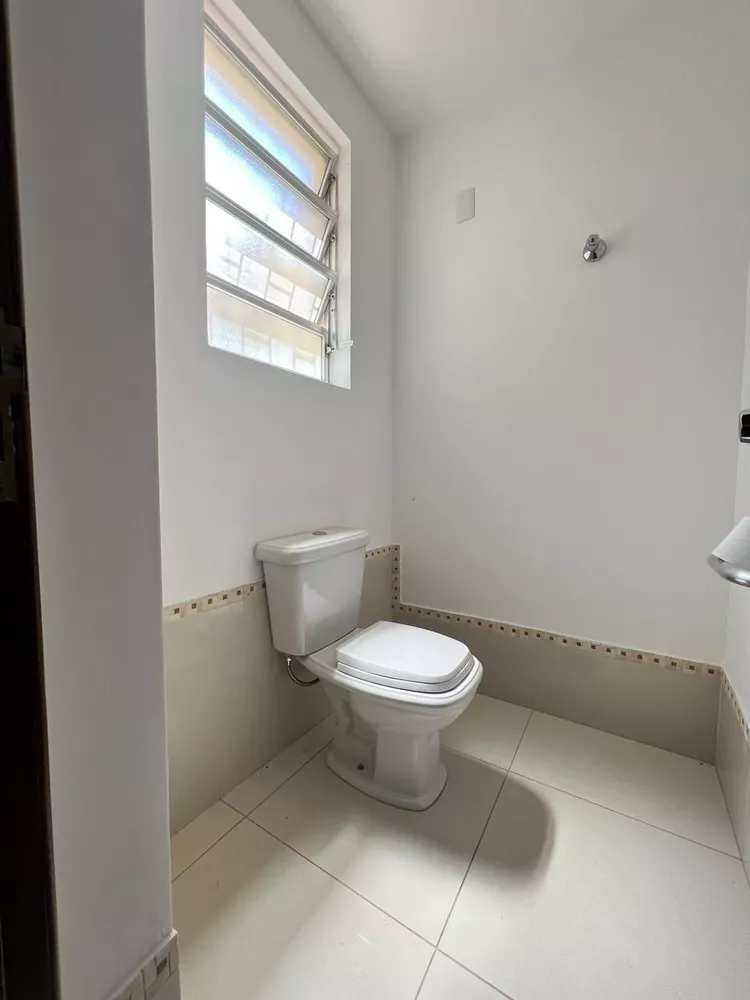 Casa à venda com 5 quartos, 225m² - Foto 11