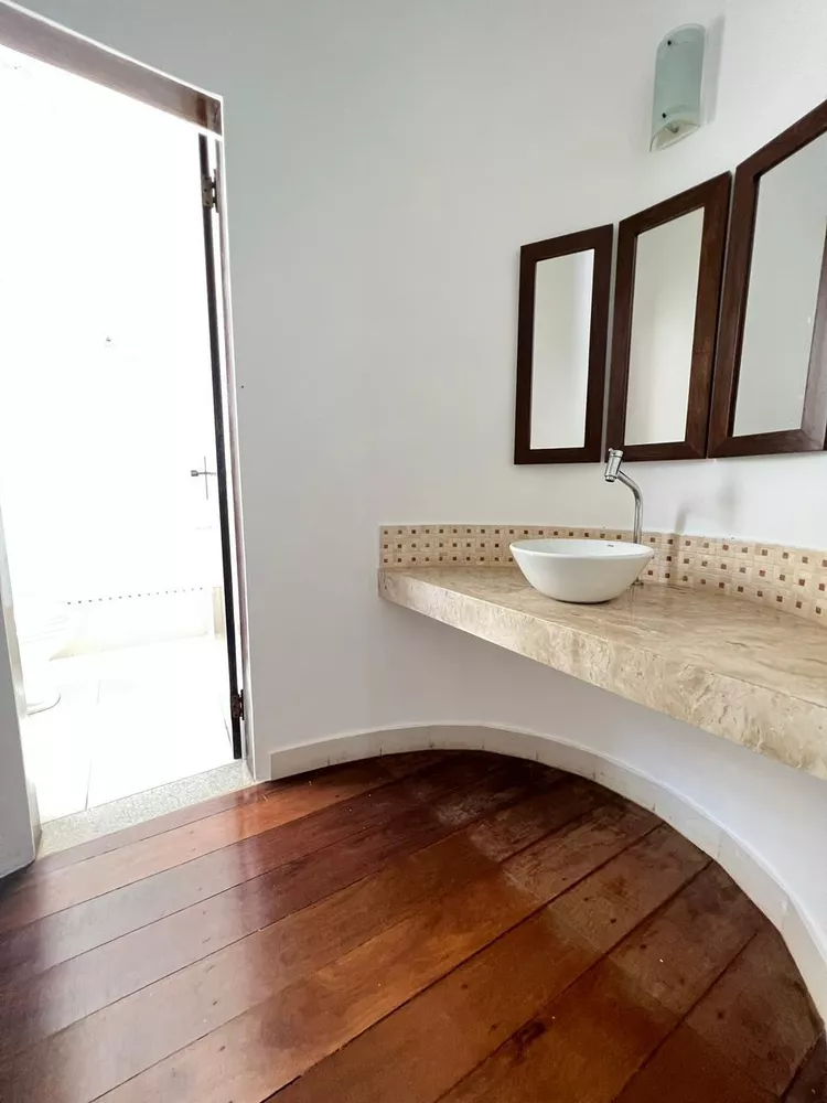 Casa à venda com 5 quartos, 225m² - Foto 10