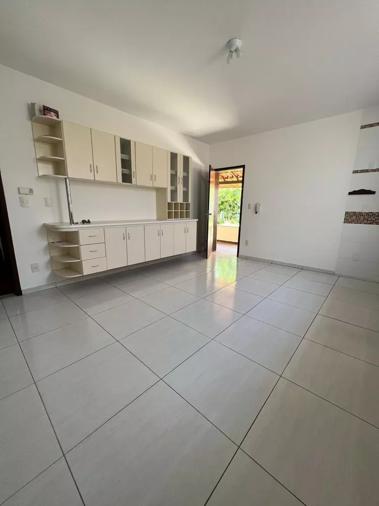 Casa à venda com 5 quartos, 225m² - Foto 7