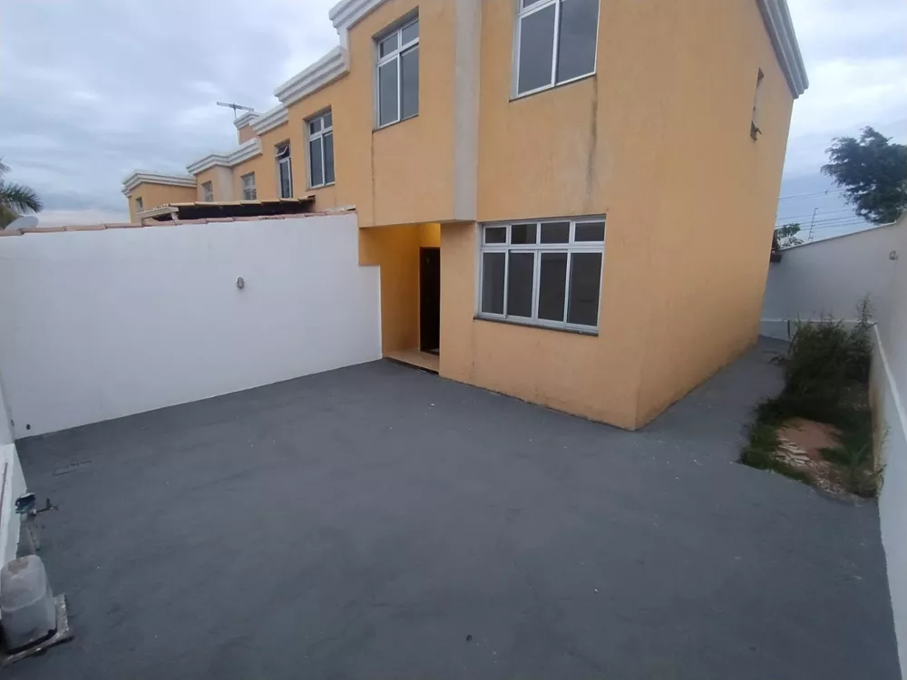 Casa à venda com 3 quartos, 93m² - Foto 2