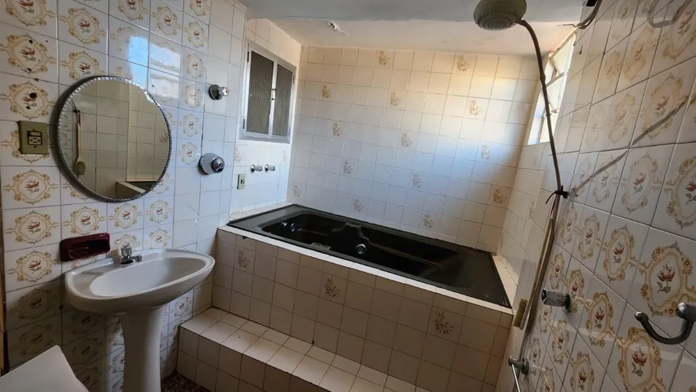 Casa, 8 quartos, 354 m² - Foto 2