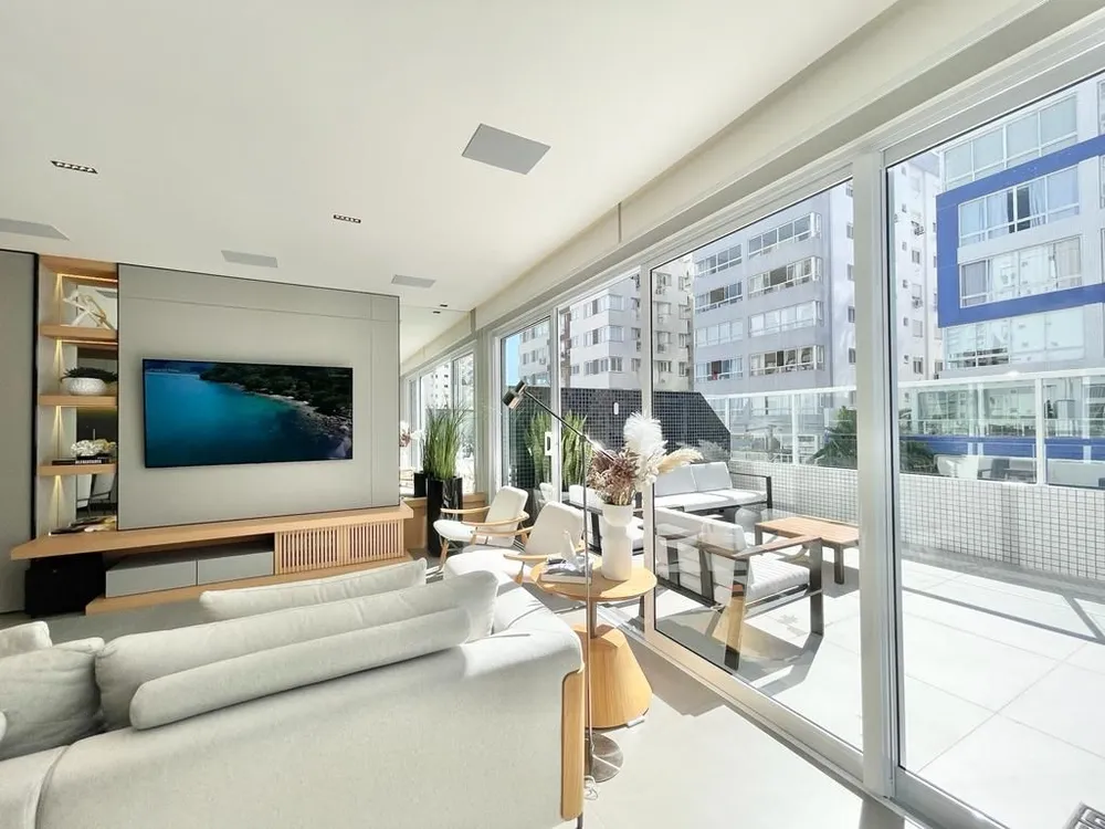 Apartamento, 3 quartos, 202 m² - Foto 1