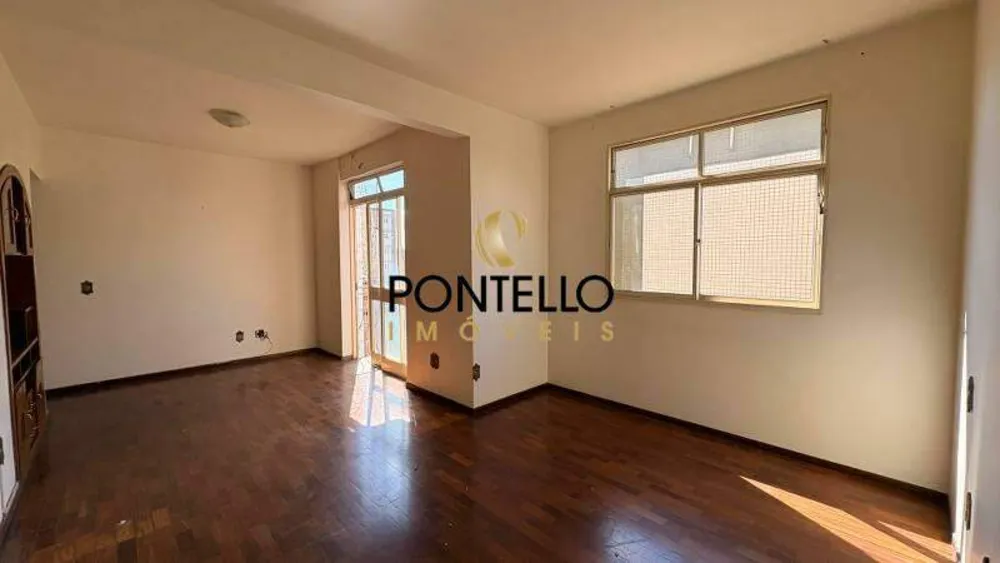 Casa, 4 quartos, 267 m² - Foto 1